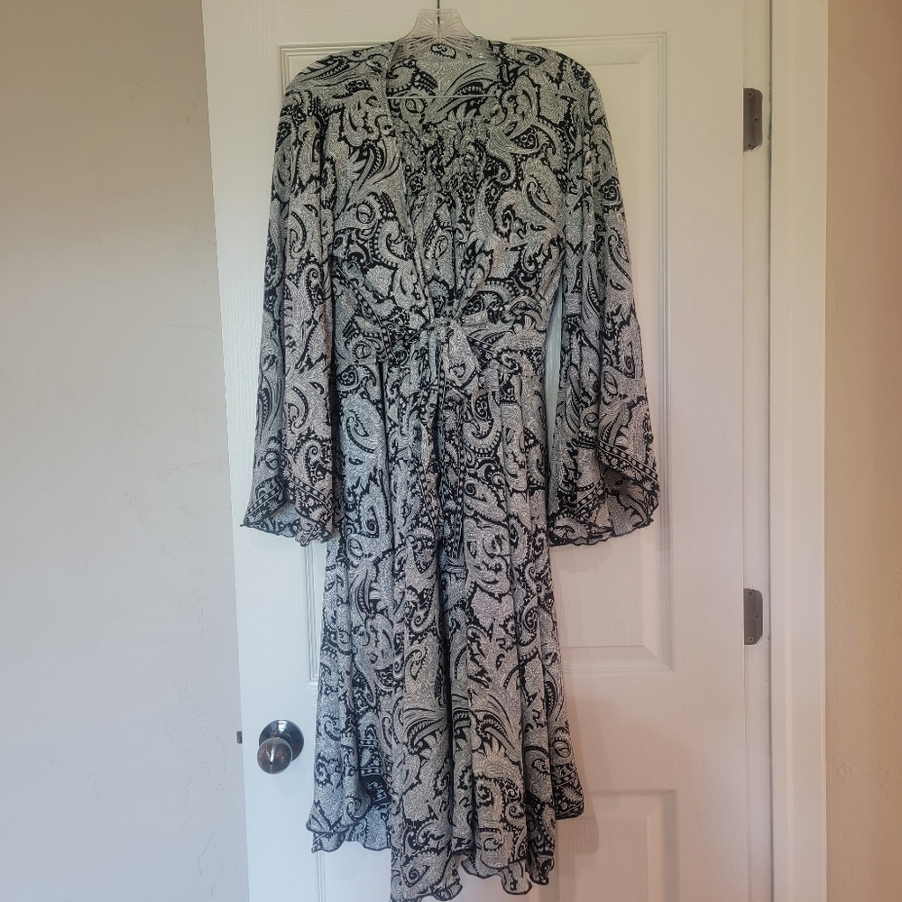 Silk Blend Wide Leg Pants And Wrap Top Black/White Paisley One Size
